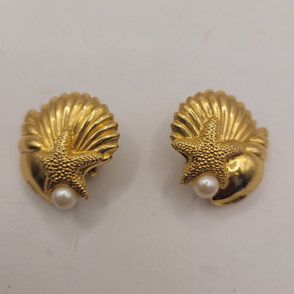 Avon Gold Starfish and Shell Earrings with Pearl